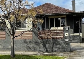 2 Bangerang Ave, Sunshine North, Melbourne, 4 Bedrooms Bedrooms, ,2 BathroomsBathrooms,Residential Rent,For Rent,Bangerang Ave,1010